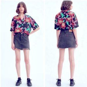 Levi’s - distressed mini skirt